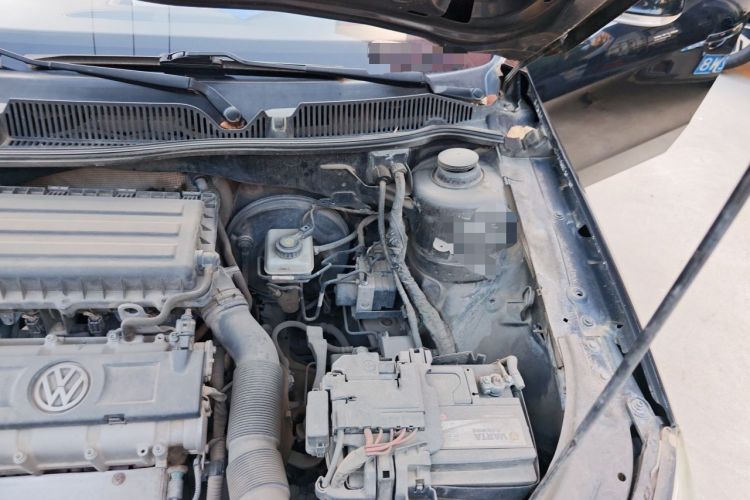 Used Volkswagen Lavida 2013 Classic 1.6L Manual Fashion Edition Engine Bay Left
