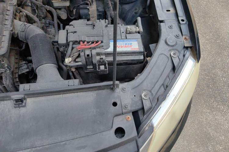 Used Volkswagen Lavida 2013 Restyled Classic 1.6L Manual Comfort Edition Engine Bay Left