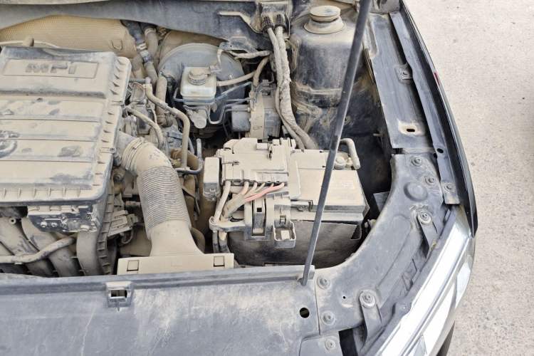 Used Volkswagen Lavida 2013 Restyled Classic 1.6L Manual Comfort Edition Engine Bay Left