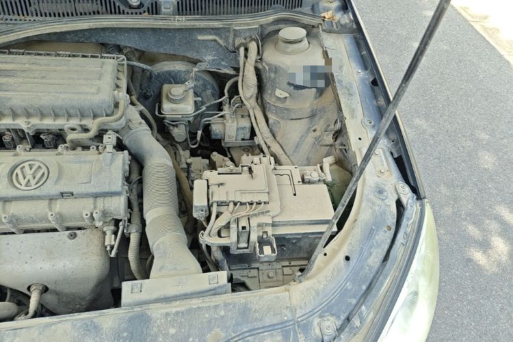 Used Volkswagen Lavida 2013 Classic 1.6L Automatic Fashion Edition Engine Bay Left