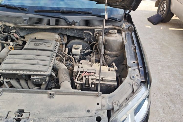 Used Volkswagen Lavida 2013 Revised Classic 1.6L Automatic Fashion Edition Engine Bay Left