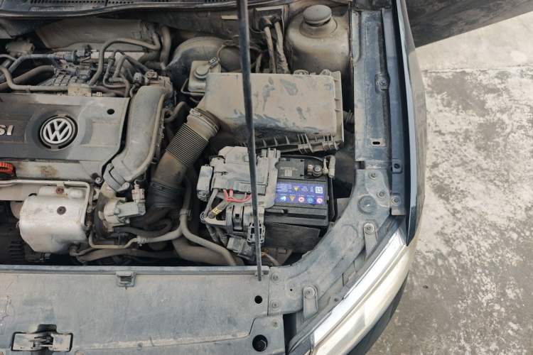 Used Volkswagen Lavida 2013 1.4TSI Manual Comfort Edition Engine Bay Left