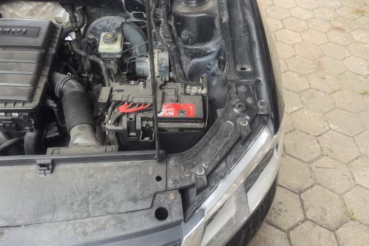 Used Volkswagen Lavida 2013 Restyled Classic 1.6L Automatic Comfort Edition Engine Bay Left