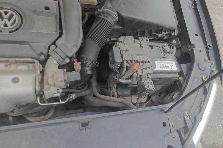 Used Volkswagen Lavida 2013 1.4TSI DSG Comfort Edition Engine Bay Left