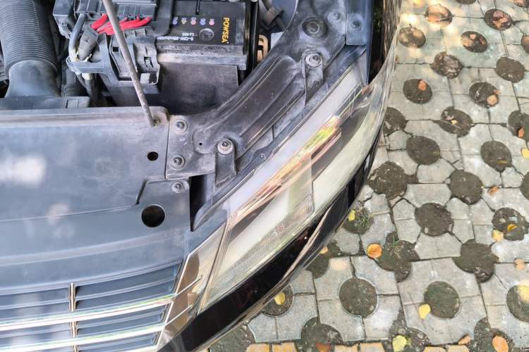 Used Volkswagen Lavida 2013 Restyled Classic 1.6L Automatic Comfort Edition Engine Bay Left