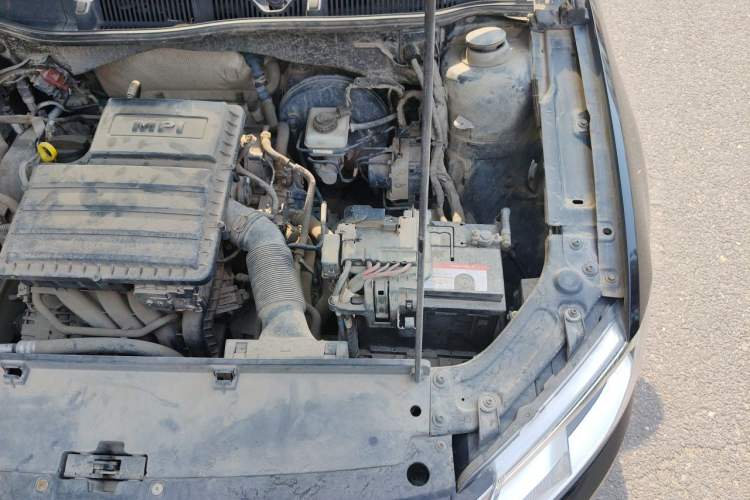 Used Volkswagen Lavida 2013 Revised Classic 1.6L Manual Fashion Edition Engine Bay Left