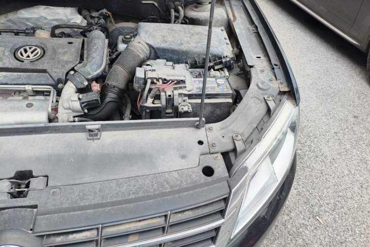 Used Volkswagen Lavida 2013 1.4TSI DSG Comfort Edition Engine Bay Left
