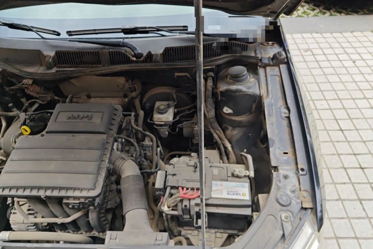 Used Volkswagen Lavida 2013 Revised Classic 1.6L Manual Fashion Edition Engine Bay Left