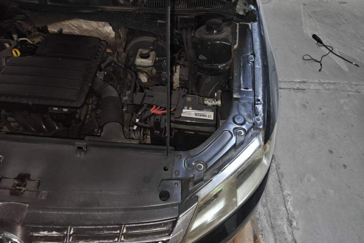 Used Volkswagen Lavida 2013 Restyled Classic 1.6L Manual Comfort Edition Engine Bay Left