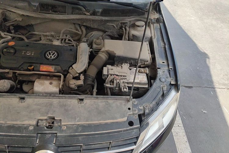 Used Volkswagen Lavida 2013 1.4TSI Manual Comfort Edition Engine Bay Left