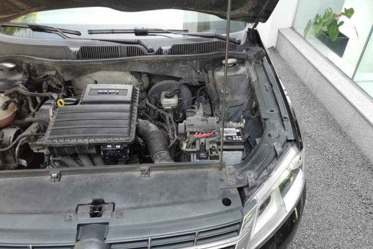 Used Volkswagen Lavida 2013 Revised Classic 1.6L Automatic Fashion Edition Engine Bay Left