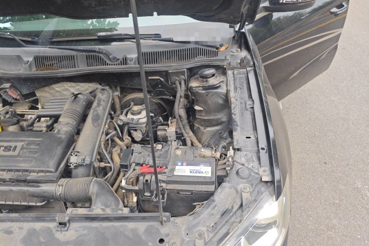 Used Volkswagen Lavida 2013 Revised Version 1.4 TSI DSG Comfort Edition Engine Bay Left