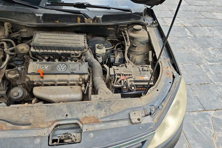 Used Volkswagen Lavida 2013 Classic 1.6L Manual Fashion Edition Engine Bay Left