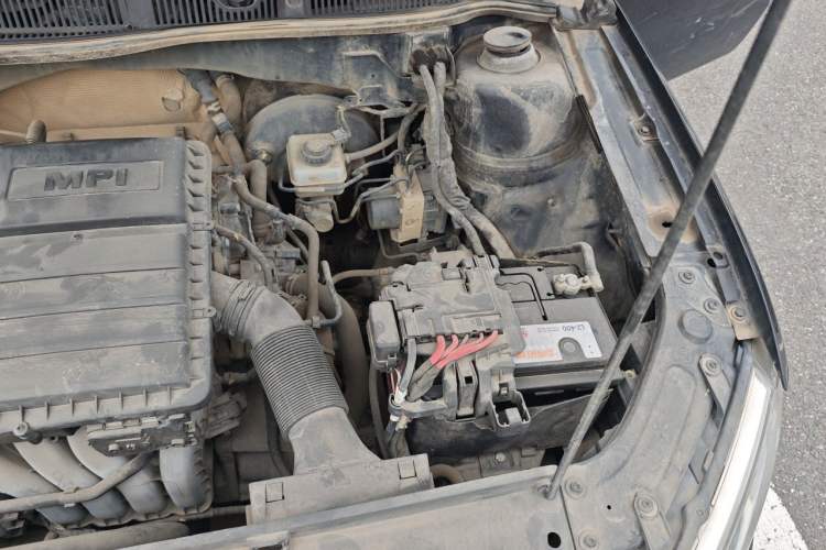 Used Volkswagen Lavida 2013 Restyled Classic 1.6L Manual Comfort Edition Engine Bay Left