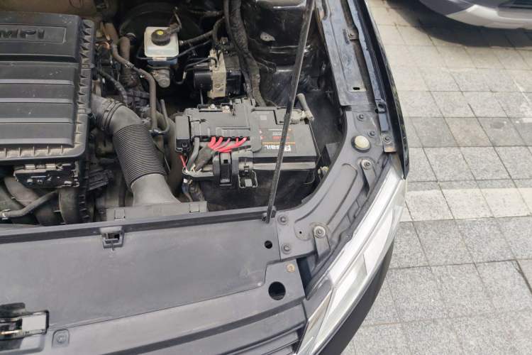 Used Volkswagen Lavida 2013 Restyled Classic 1.6L Manual Comfort Edition Engine Bay Left