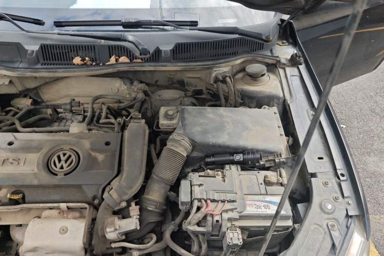 Used Volkswagen Lavida 2013 1.4TSI DSG Comfort Edition Engine Bay Left