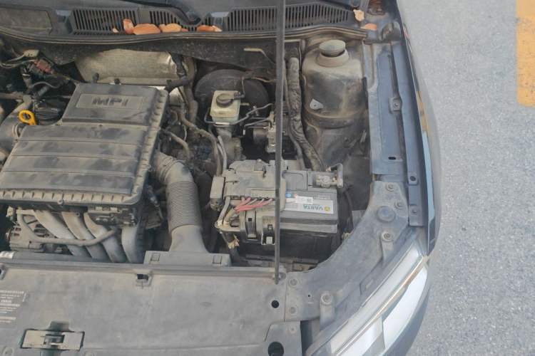 Used Volkswagen Lavida 2013 Revised Classic 1.6L Automatic Fashion Edition Engine Bay Left