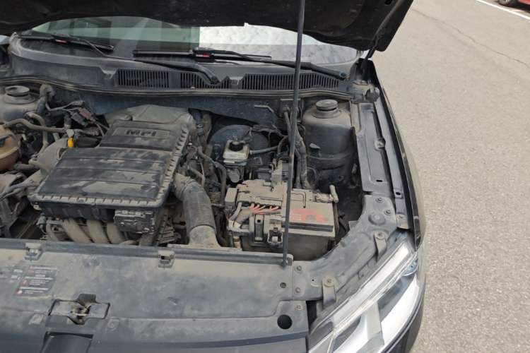 Used Volkswagen Lavida 2013 Restyled Classic 1.6L Manual Comfort Edition Engine Bay Left