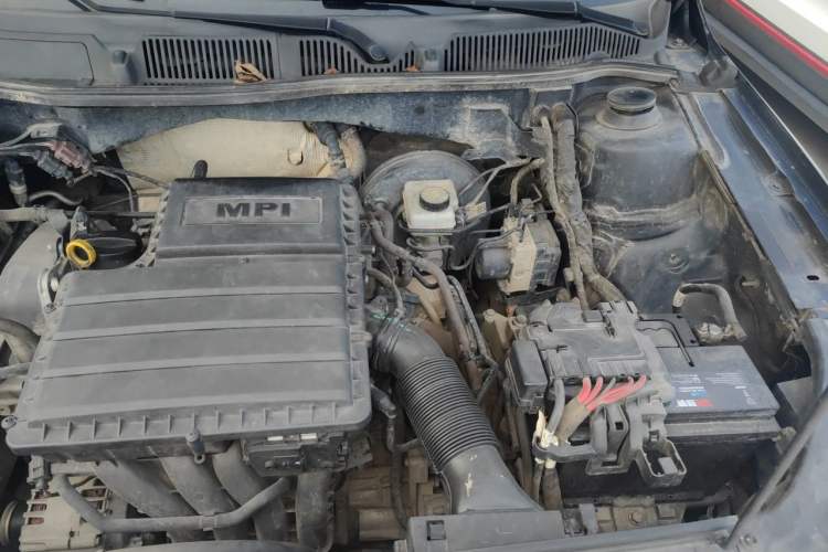 Used Volkswagen Lavida 2013 Revised Classic 1.6L Automatic Fashion Edition Engine Bay Left
