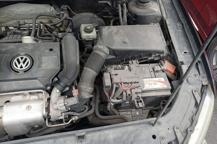 Used Volkswagen Lavida 2013 Revised Version 1.4 TSI DSG Comfort Edition Engine Bay Left