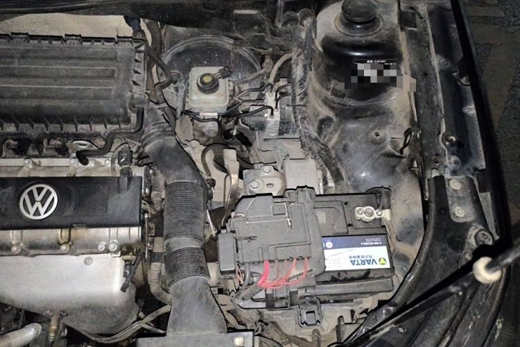 Used Volkswagen Lavida 2013 Classic 1.6L Manual Fashion Edition Engine Bay Left