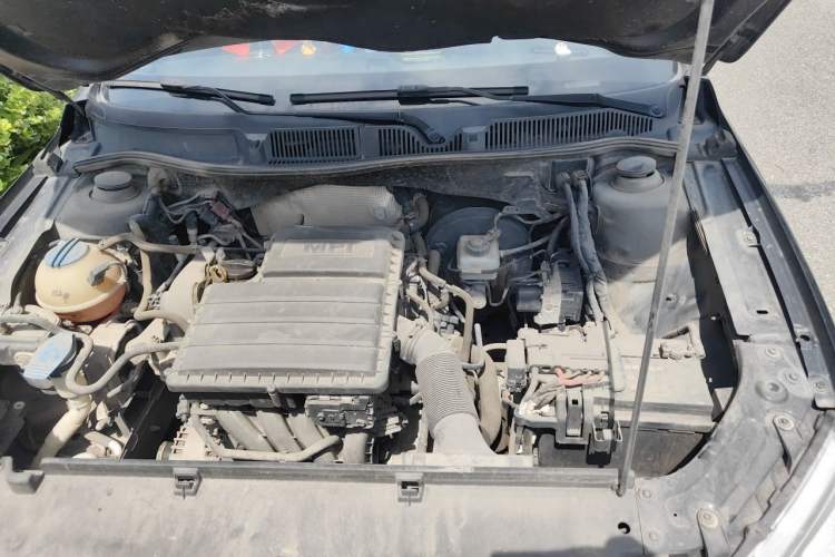 Used Volkswagen Lavida 2013 Revised Classic 1.6L Manual Fashion Edition Engine Bay Left