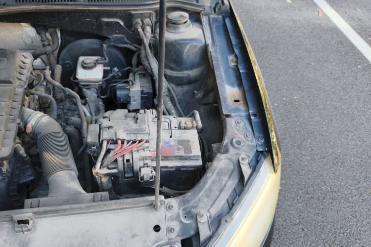 Used Volkswagen Lavida 2013 Revised Classic 1.6L Automatic Fashion Edition Engine Bay Left