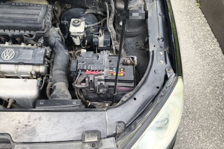 Used Volkswagen Lavida 2013 Classic 1.6L Manual Fashion Edition Engine Bay Left