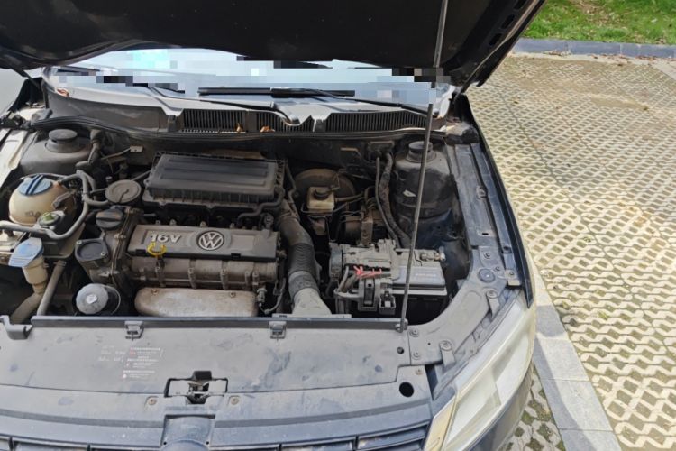 Used Volkswagen Lavida 2013 1.6L Manual Fashion Edition Engine Bay Left