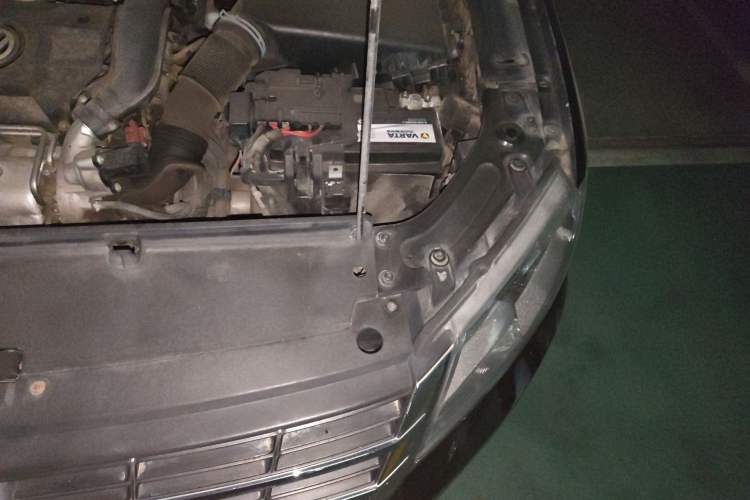 Used Volkswagen Lavida 2013 1.4TSI DSG Comfort Edition Engine Bay Left