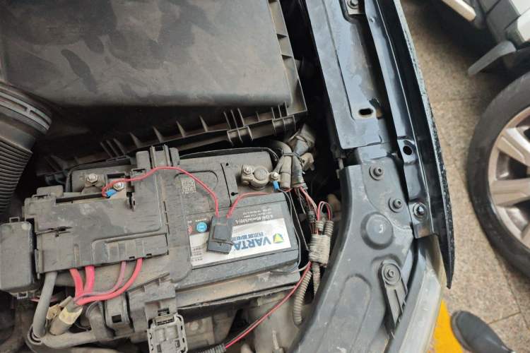 Used Volkswagen Lavida 2013 1.4TSI DSG Comfort Edition Engine Bay Left