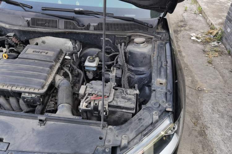 Used Volkswagen Lavida 2013 Restyled Classic 1.6L Manual Comfort Edition Engine Bay Left