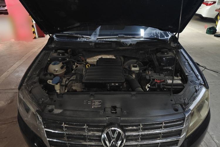 Used Volkswagen Lavida 2013 Restyled Classic 1.6L Manual Comfort Edition Engine Bay