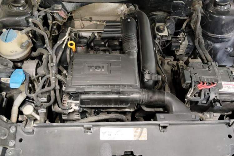 Used Volkswagen Lavida 2013 Revised Version 1.4 TSI DSG Comfort Edition Engine Bay