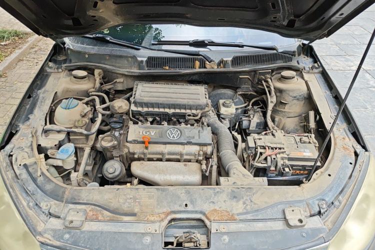 Used Volkswagen Lavida 2013 Classic 1.6L Manual Fashion Edition Engine Bay