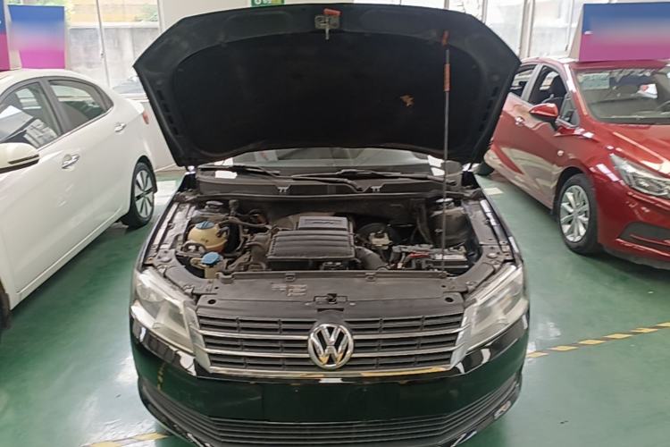 Used Volkswagen Lavida 2013 Revised Classic 1.6L Automatic Fashion Edition Engine Bay