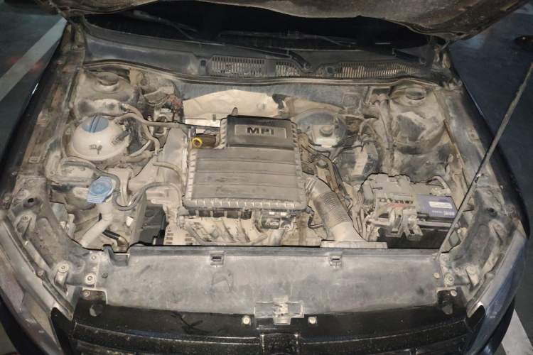Used Volkswagen Lavida 2013 Revised Classic 1.6L Automatic Fashion Edition Engine Bay