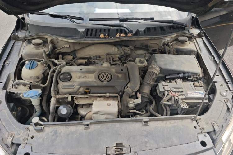 Used Volkswagen Lavida 2013 1.4TSI DSG Comfort Edition Engine Bay