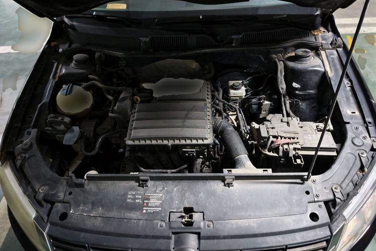Used Volkswagen Lavida 2013 Revised Classic 1.6L Automatic Fashion Edition Engine Bay