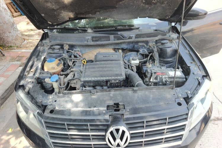 Used Volkswagen Lavida 2013 1.6L Manual Comfort Edition Engine Bay