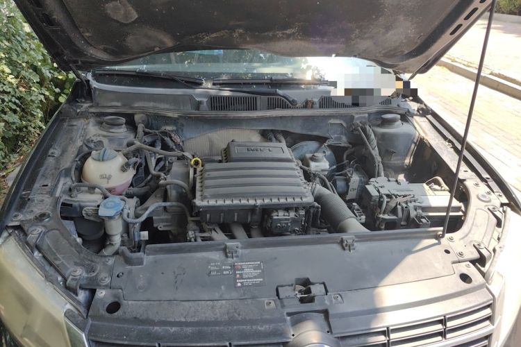 Used Volkswagen Lavida 2013 Revised Classic 1.6L Automatic Fashion Edition Engine Bay