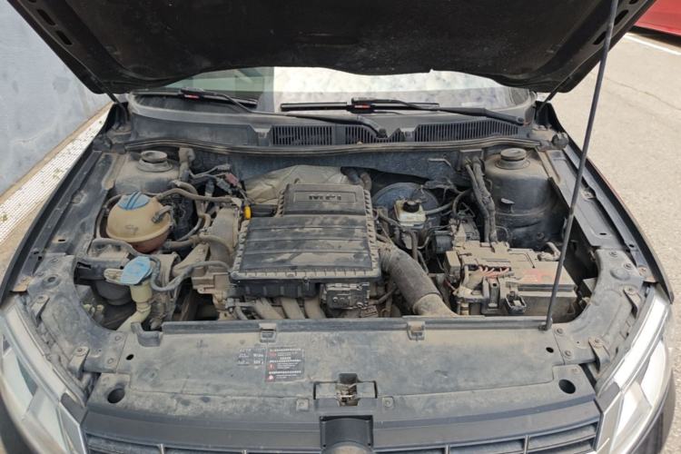 Used Volkswagen Lavida 2013 Restyled Classic 1.6L Manual Comfort Edition Engine Bay