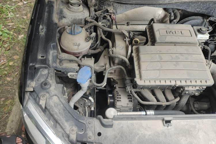 Used Volkswagen Lavida 2013 Restyled Classic 1.6L Manual Comfort Edition Engine Bay Right