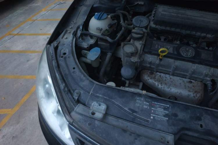 Used Volkswagen Lavida 2013 Classic 1.6L Manual Fashion Edition Engine Bay Right