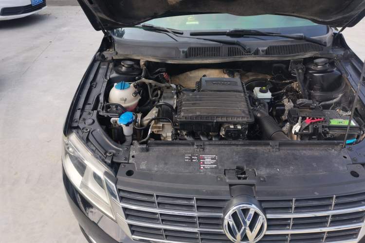 Used Volkswagen Lavida 2013 Restyled Classic 1.6L Manual Comfort Edition Engine Bay Right