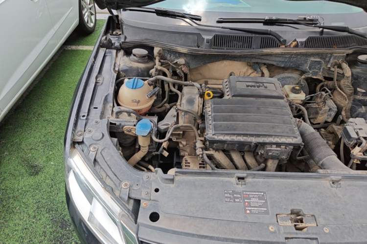 Used Volkswagen Lavida 2013 Revised Classic 1.6L Automatic Fashion Edition Engine Bay Right
