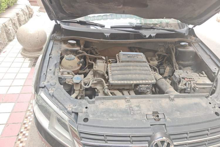 Used Volkswagen Lavida 2013 Restyled Classic 1.6L Manual Comfort Edition Engine Bay Right