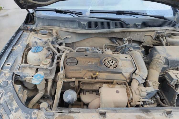 Used Volkswagen Lavida 2013 1.4TSI DSG Comfort Edition Engine Bay Right