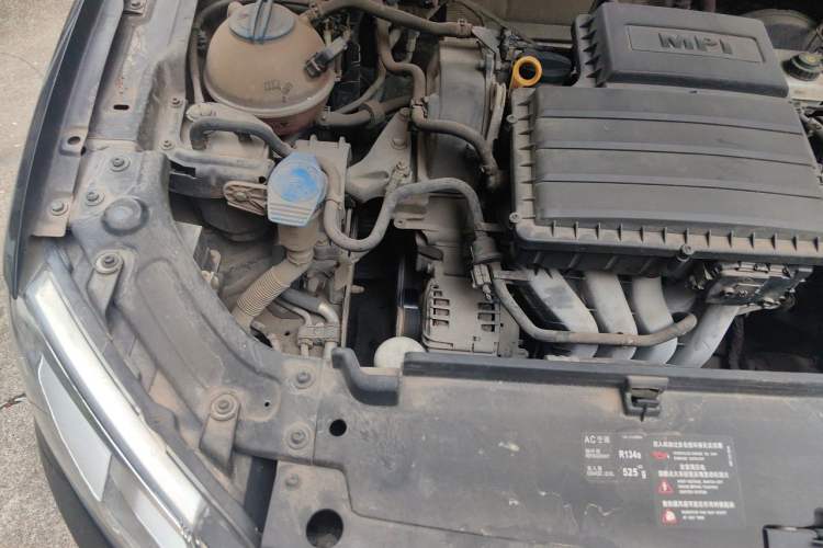 Used Volkswagen Lavida 2013 Restyled Classic 1.6L Manual Comfort Edition Engine Bay Right