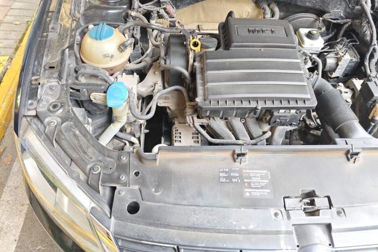 Used Volkswagen Lavida 2013 Revised Classic 1.6L Manual Fashion Edition Engine Bay Right